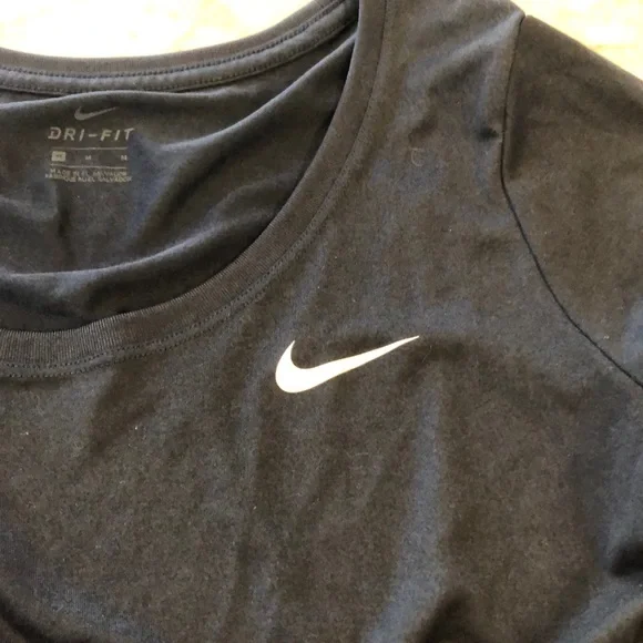 Nike dri fit top - Picture 2 of 3